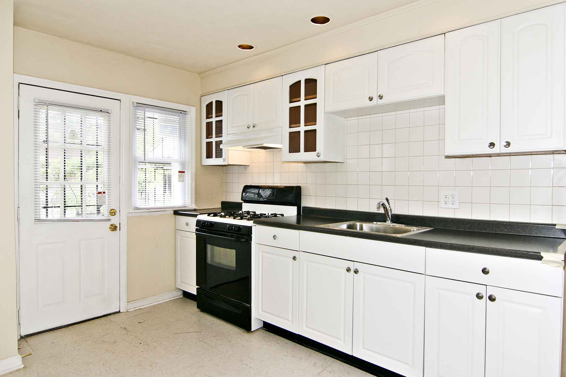 white-solid-wood-kitchen-cabinets.jpg
